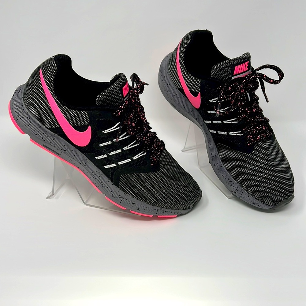 Nike Run Swift SE Running Shoes Size 8.5